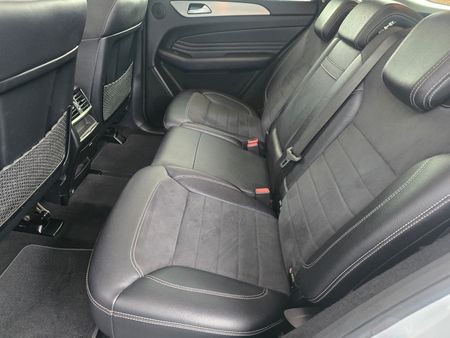 2015-Mercedes-Benz-ML-ML-350-BLUETEC-AMG_17