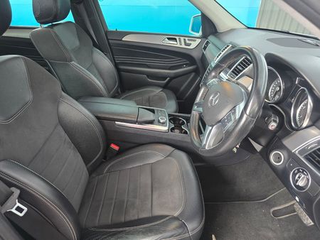 2015-Mercedes-Benz-ML-ML-350-BLUETEC-AMG_19