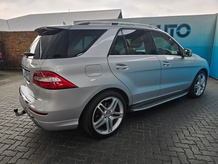 2015-Mercedes-Benz-ML-ML-350-BLUETEC-AMG_8
