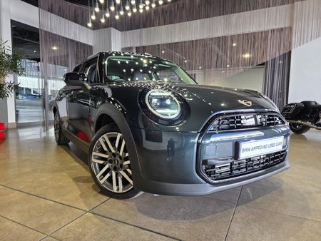 2025-MINI-Hatch-Cooper-Auto_0