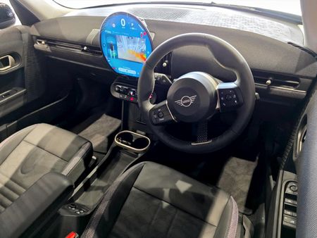 2025-MINI-Hatch-Cooper-Auto_13