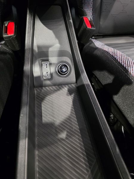 2025-MINI-Hatch-Cooper-Auto_14