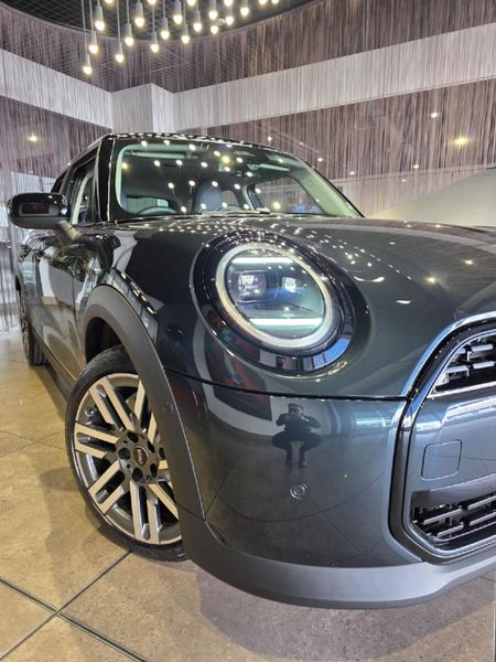 2025-MINI-Hatch-Cooper-Auto_1