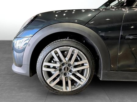 2025-MINI-Hatch-Cooper-Auto_3