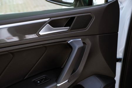 2020-Volkswagen-Tiguan-Allspace-20-TSI-Highline-4Motion-Auto-162kW_16