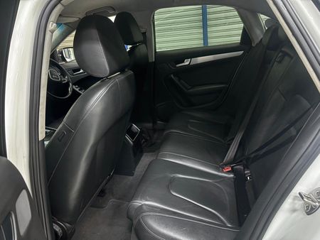 2012-Audi-A4-18-T-Attraction-Auto_10