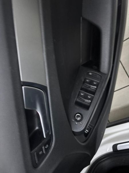 2012-Audi-A4-18-T-Attraction-Auto_7