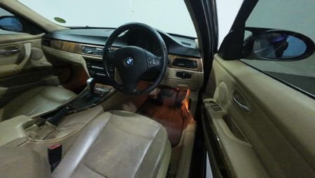 2005-BMW-3-Series-325i-Auto_9
