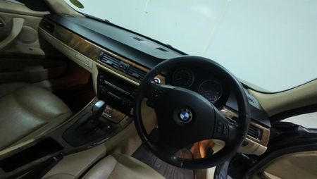 2005-BMW-3-Series-325i-Auto_12