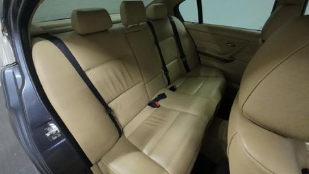 2005-BMW-3-Series-325i-Auto_15