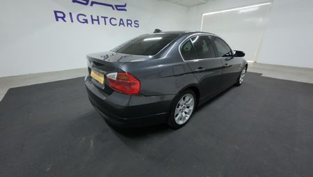 2005-BMW-3-Series-325i-Auto_3