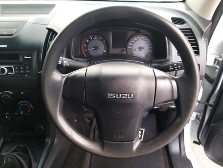 2022-Isuzu-D-Max-250-HO-Hi-Rider-Extended-Cab_11
