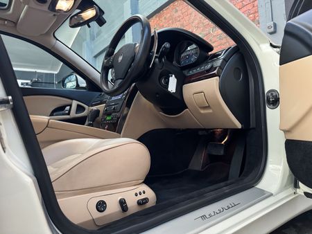2012-Maserati-Quattroporte-S-Sport_38