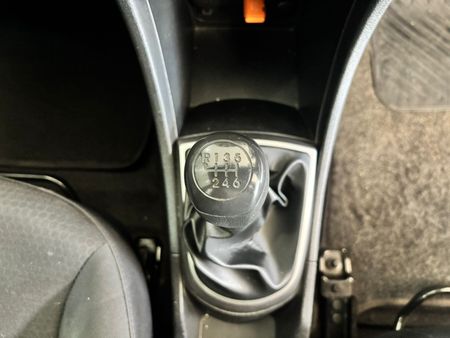 2016-Hyundai-Accent-16-GLS-Fluid_9