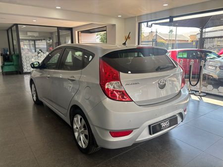 2016-Hyundai-Accent-16-GLS-Fluid_3