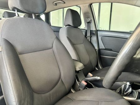 2016-Hyundai-Accent-16-GLS-Fluid_5