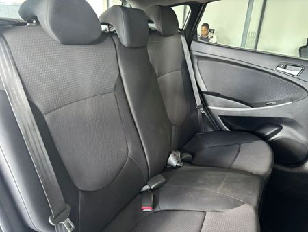2016-Hyundai-Accent-16-GLS-Fluid_7