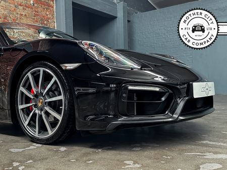 2015-Porsche-Boxster-GTS-Auto_10