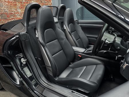 2015-Porsche-Boxster-GTS-Auto_11