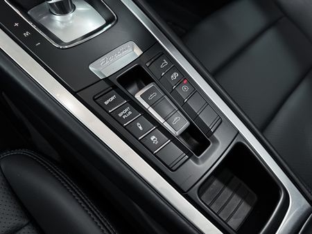 2015-Porsche-Boxster-GTS-Auto_24