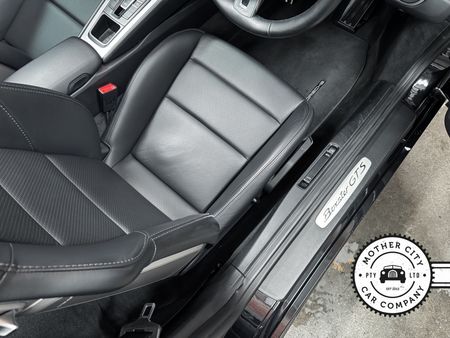 2015-Porsche-Boxster-GTS-Auto_26