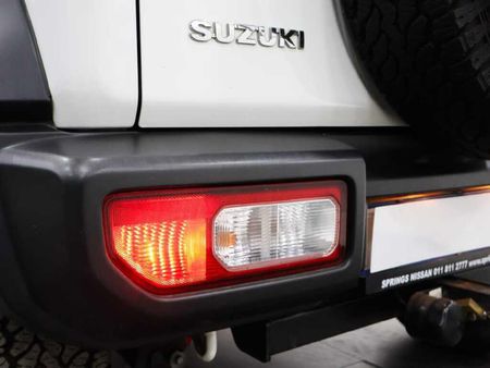 2021-Suzuki-Jimny-15-GLX-Auto_15