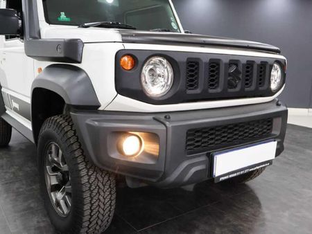 2021-Suzuki-Jimny-15-GLX-Auto_18