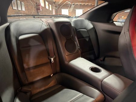 2016-Nissan-GT-R-Black-Edition_17