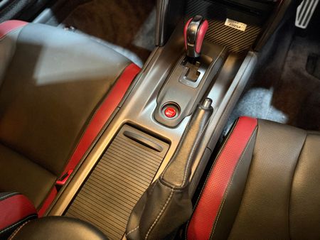 2016-Nissan-GT-R-Black-Edition_21