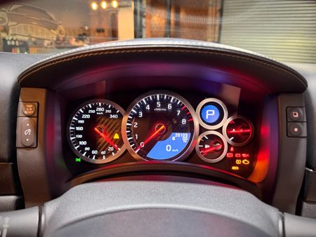 2016-Nissan-GT-R-Black-Edition_24