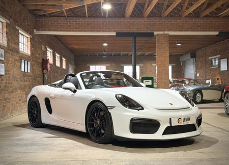 2016-Porsche-Boxster-Spyder_0