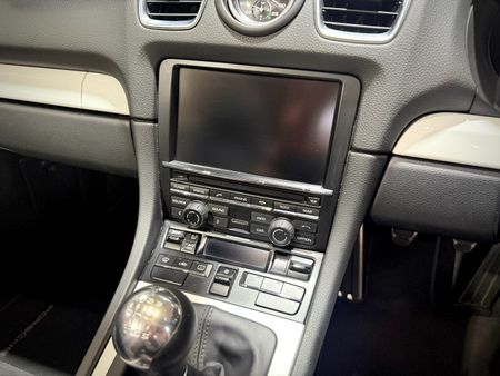 2016-Porsche-Boxster-Spyder_18