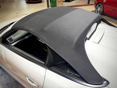 2016-Porsche-Boxster-Spyder_24