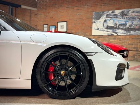 2016-Porsche-Boxster-Spyder_2
