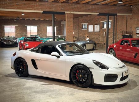 2016-Porsche-Boxster-Spyder_3