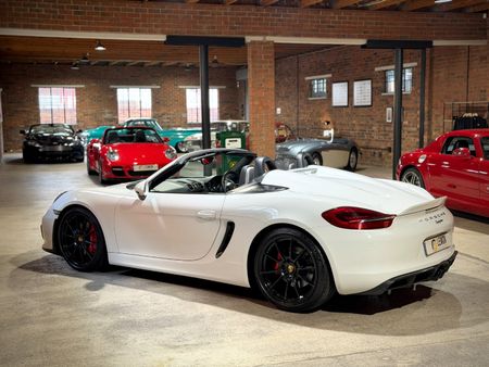 2016-Porsche-Boxster-Spyder_7