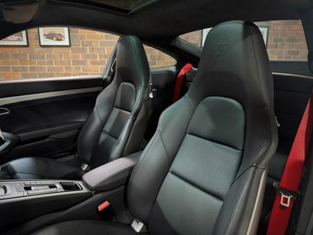 2017-Porsche-911-Carrera-S-Auto_16