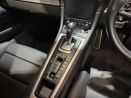 2017-Porsche-911-Carrera-S-Auto_21