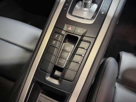 2017-Porsche-911-Carrera-S-Auto_22