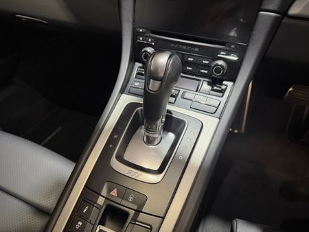 2017-Porsche-911-Carrera-S-Auto_23