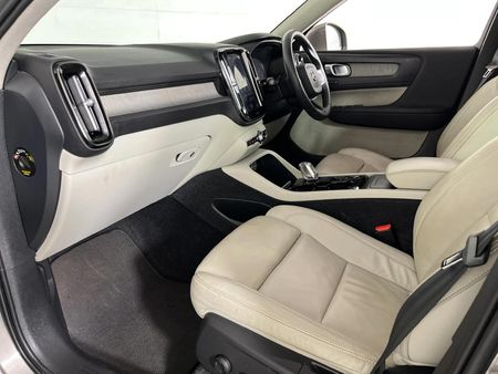 2020-Volvo-XC40-T3-Inscription-Auto_8