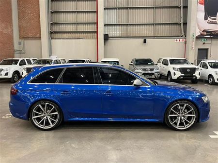 2013-Audi-RS4-Avant-quattro-Auto_1