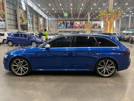2013-Audi-RS4-Avant-quattro-Auto_5
