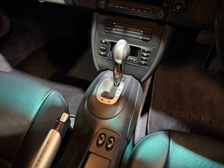 2003-Porsche-911-Carrera-4S-Auto_11