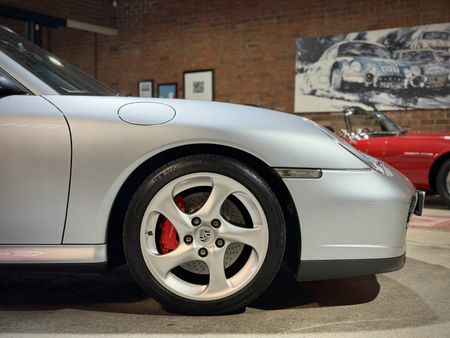 2003-Porsche-911-Carrera-4S-Auto_2