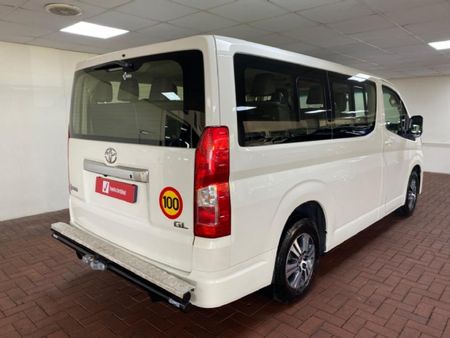 2023-Toyota-Quantum-28-GL-11-seat_2