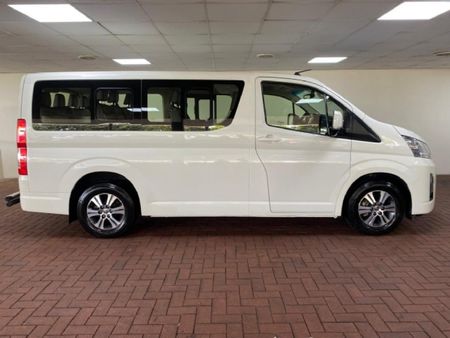 2023-Toyota-Quantum-28-GL-11-seat_4