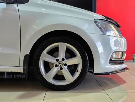 2015-Volkswagen-Polo-GP-12-TSI-Comfortline-66kW_10