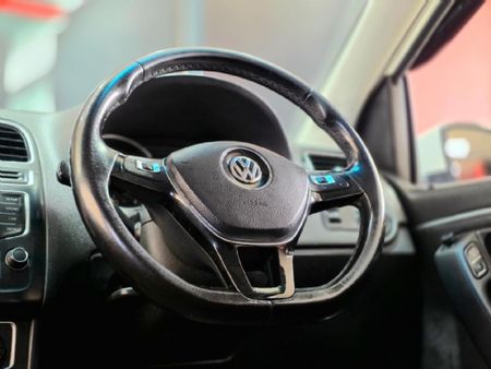 2015-Volkswagen-Polo-GP-12-TSI-Comfortline-66kW_14