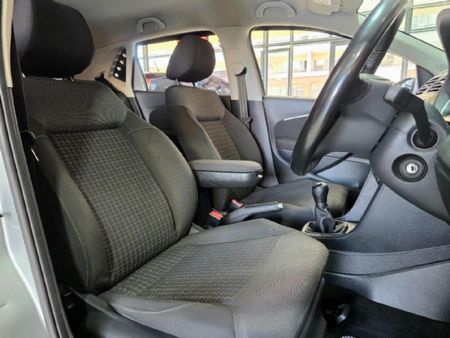 2017-Volkswagen-Polo-GP-12-TSI-Comfortline-66kW_10
